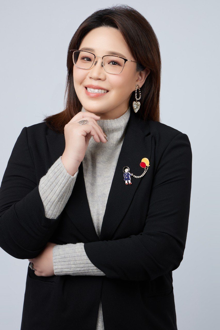 鑄福導師莊梅貞 Wing Chuang 形象照